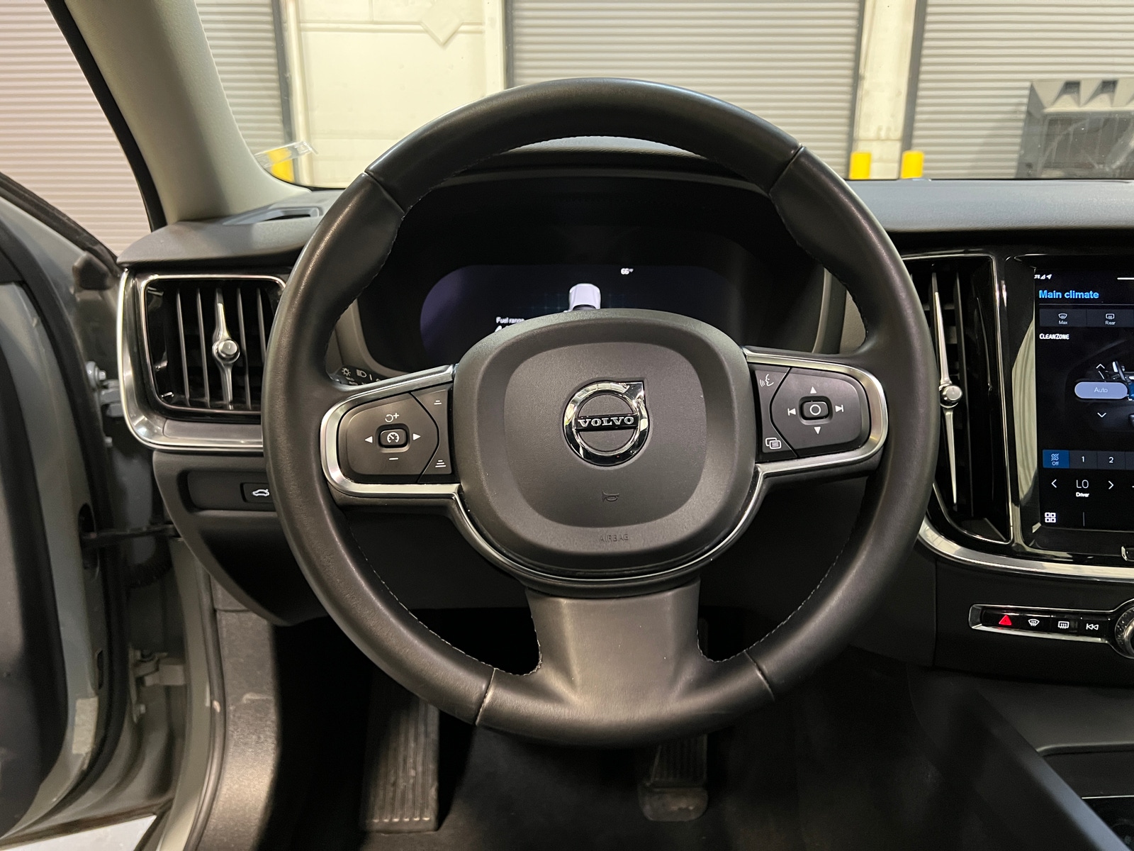 Thumbnail: 2024 Volvo S60 - 5