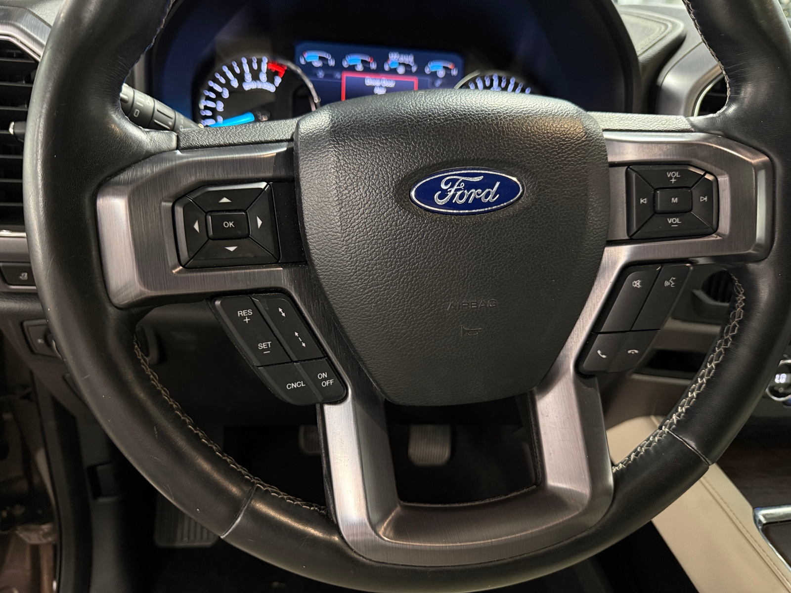 Thumbnail: 2019 Ford Expedition - 4