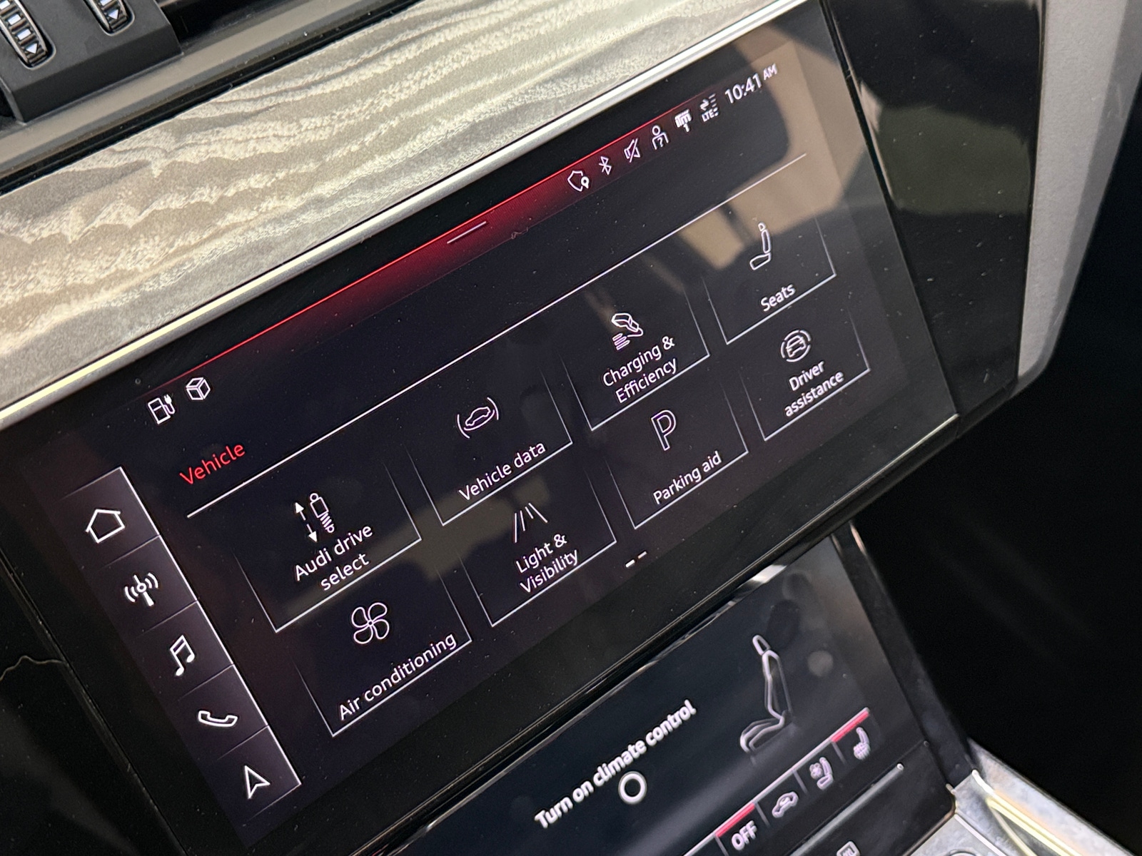 Thumbnail: 2021 Audi e-tron - 3