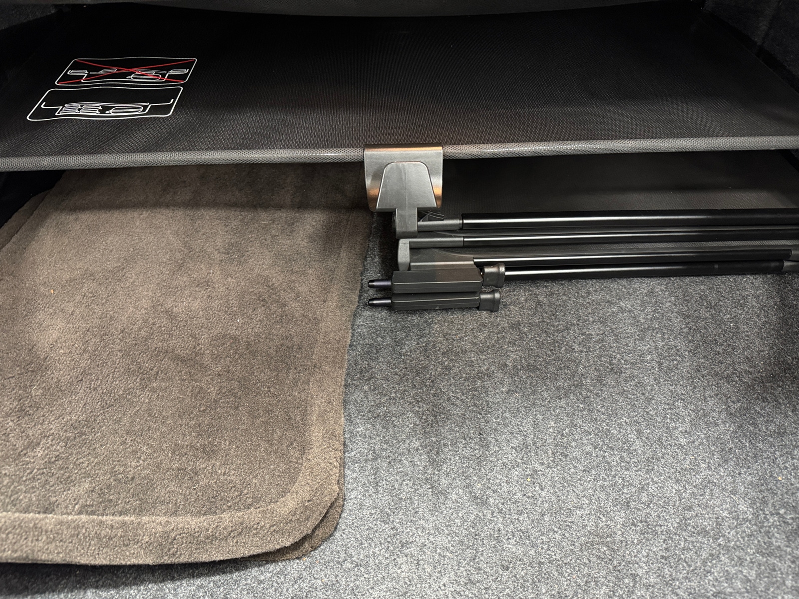 Thumbnail: 2011 Chevrolet Camaro - 6