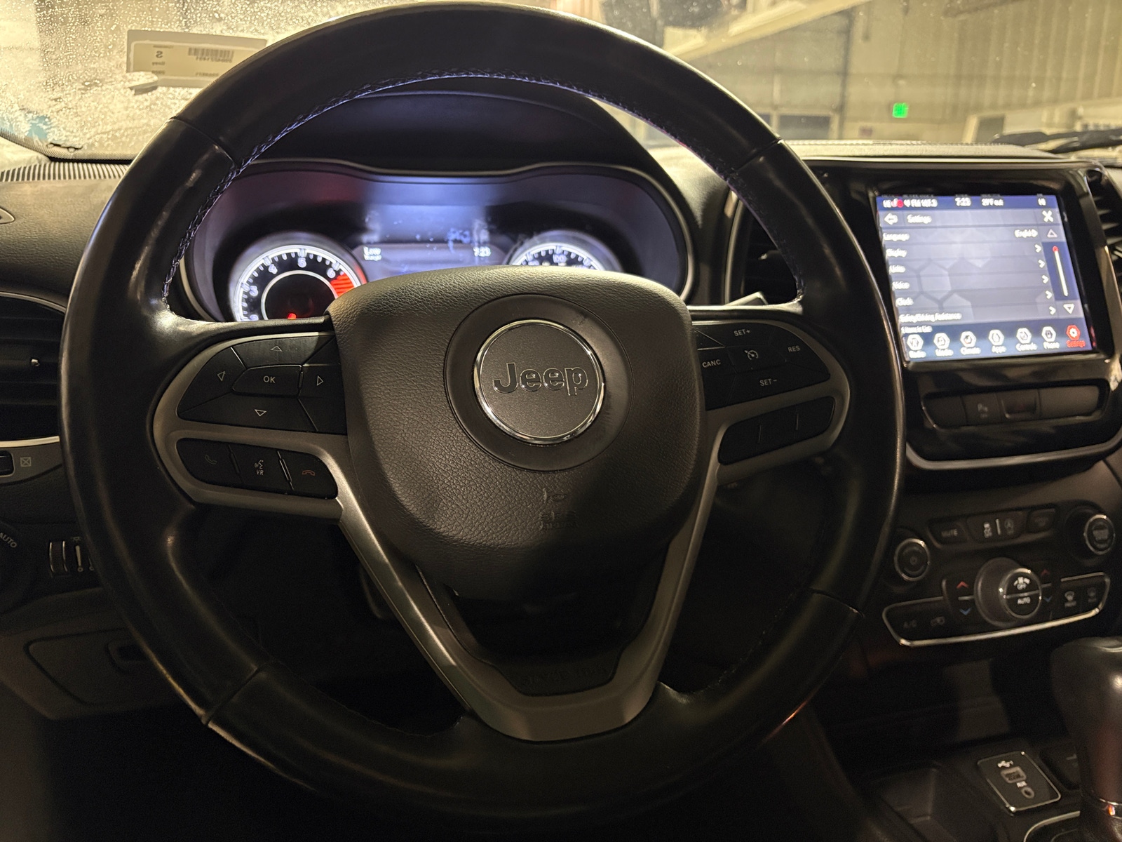 Thumbnail: 2020 Jeep Cherokee - 4