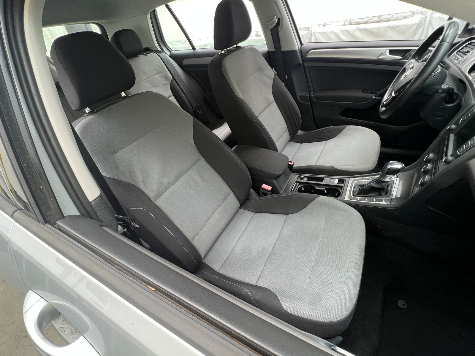 Thumbnail: 2016 Volkswagen e-Golf - 2