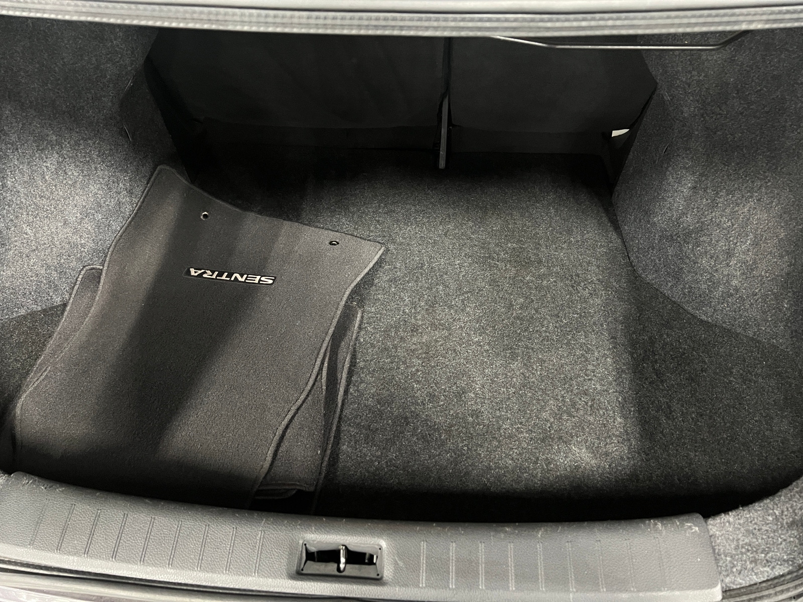 Thumbnail: 2014 Nissan Sentra - 7