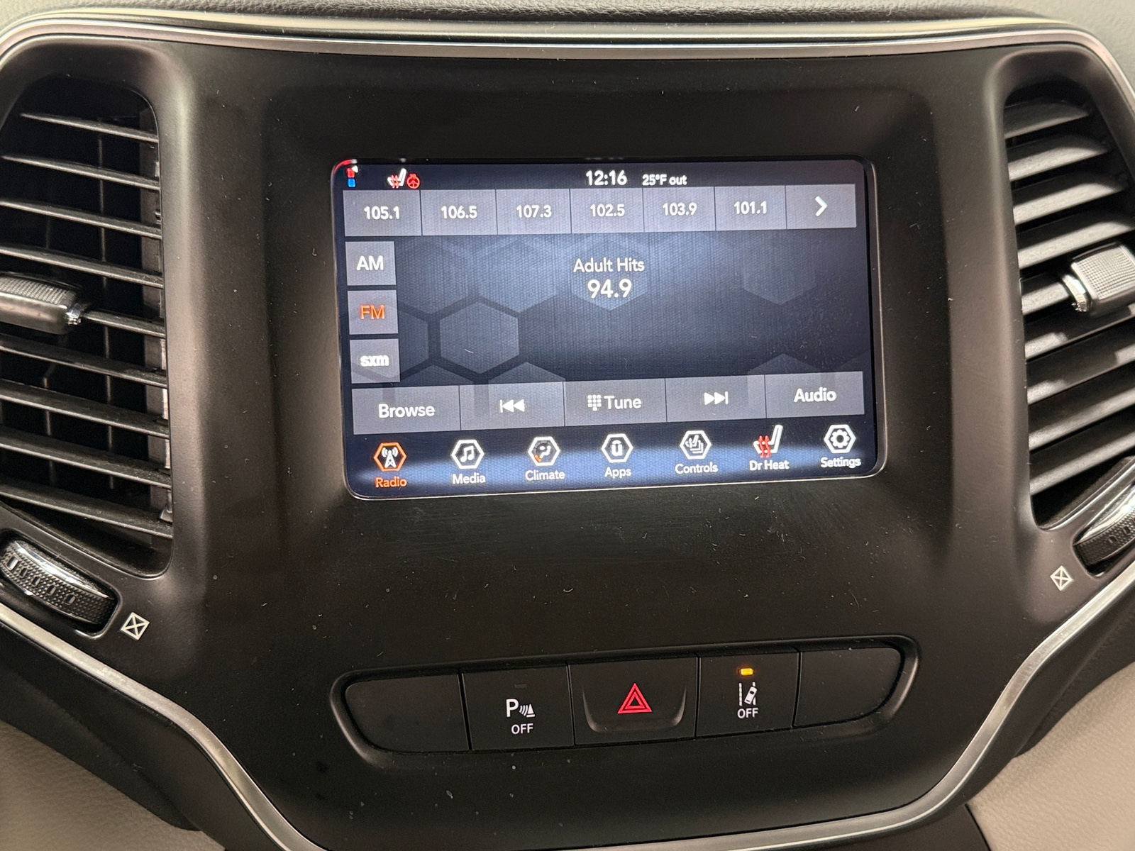 Thumbnail: 2021 Jeep Cherokee - 4