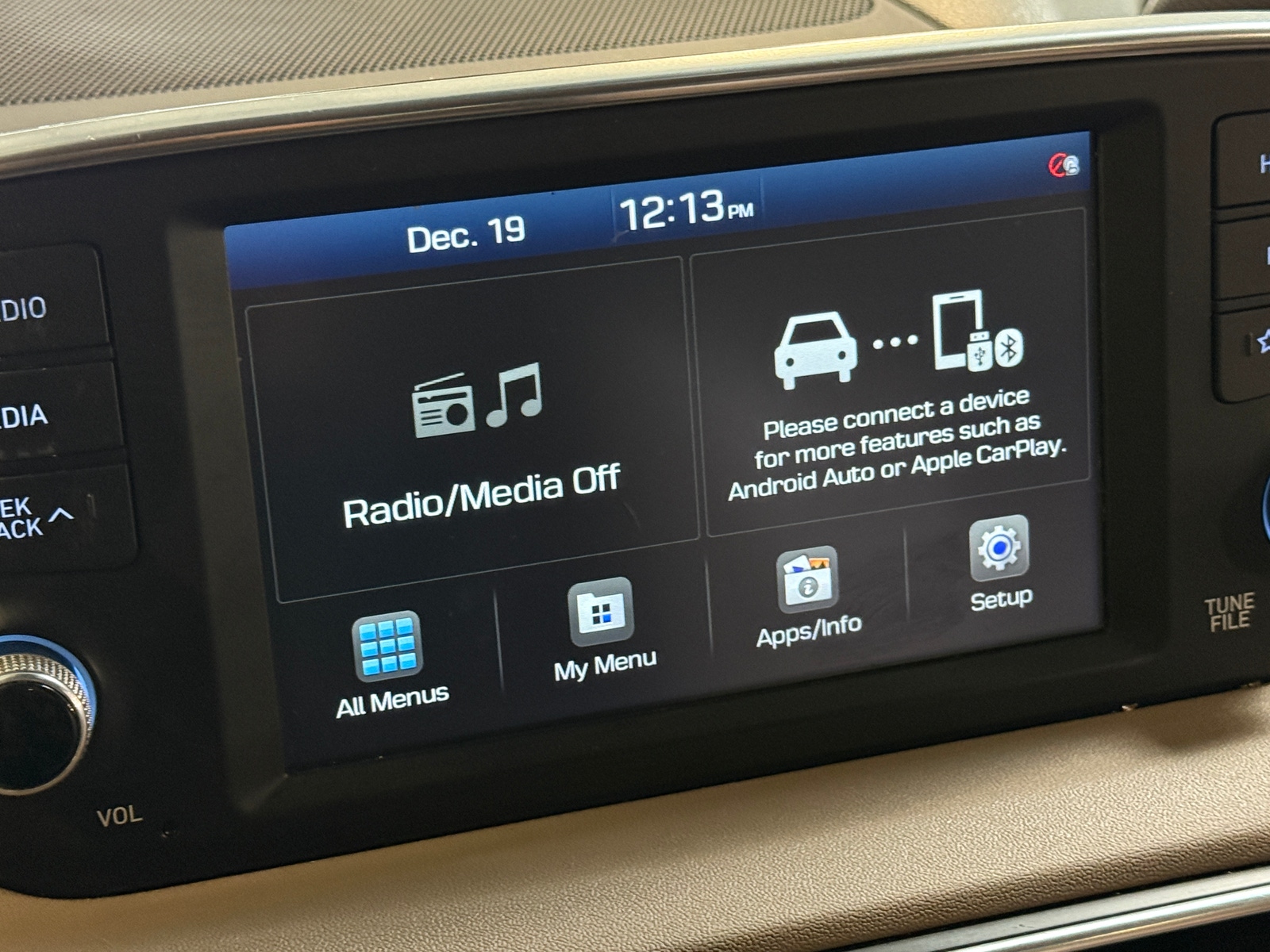 Thumbnail: 2020 Hyundai Santa Fe - 3