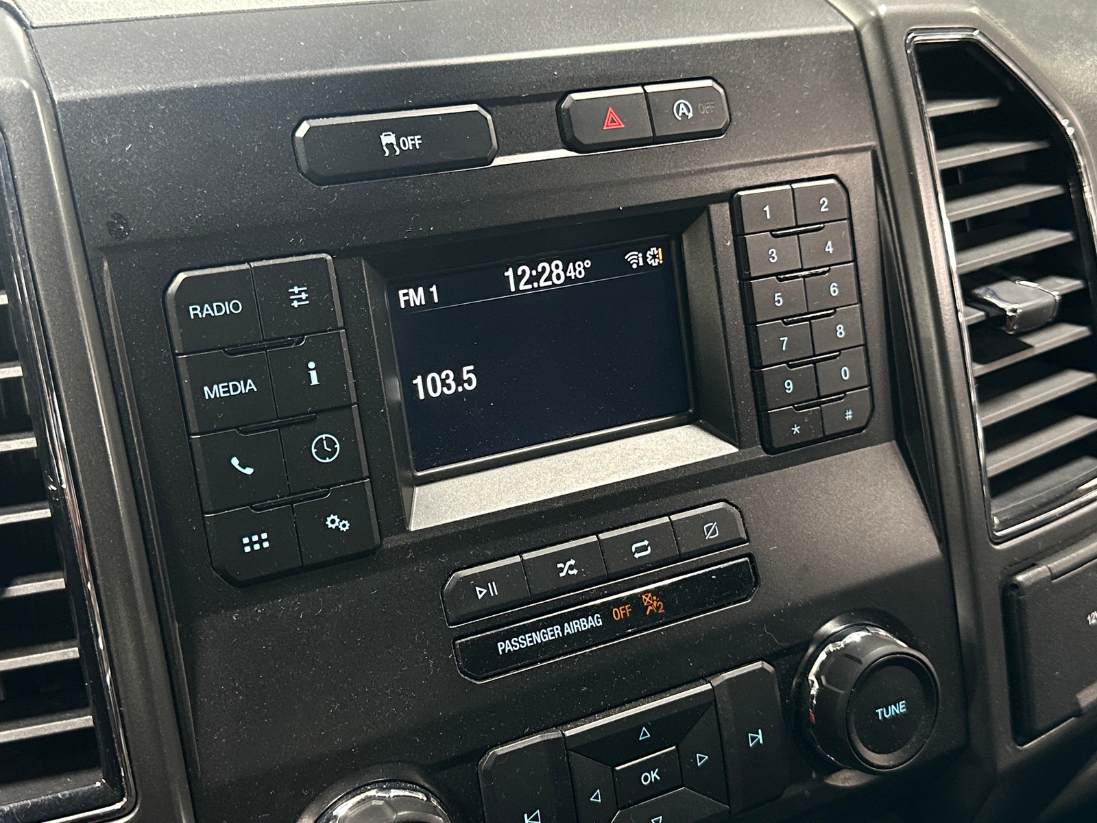 Thumbnail: 2018 Ford Econoline - 4