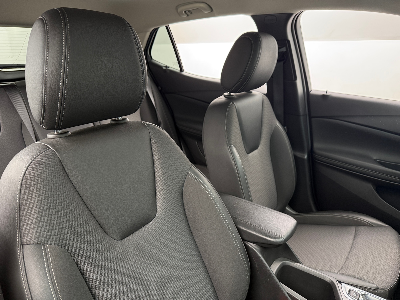 Thumbnail: 2025 Buick Encore GX - 2