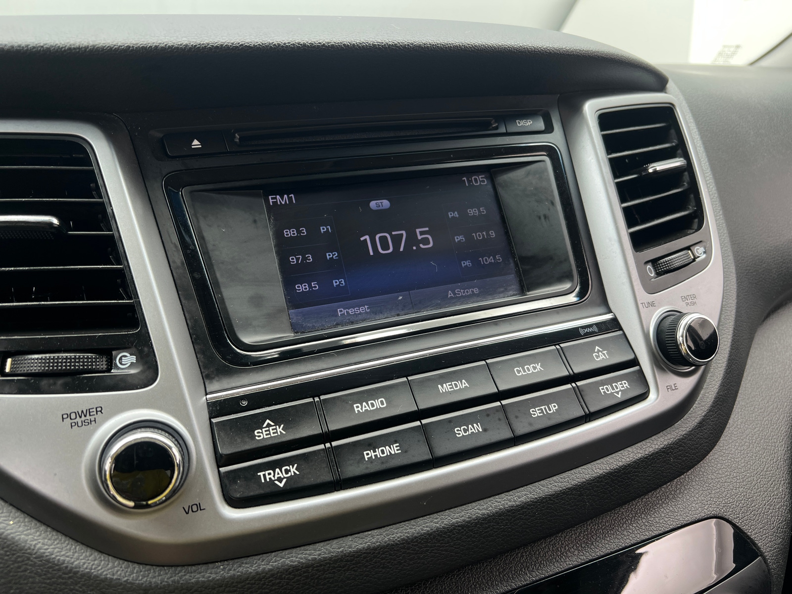 Thumbnail: 2017 Hyundai Tucson - 4