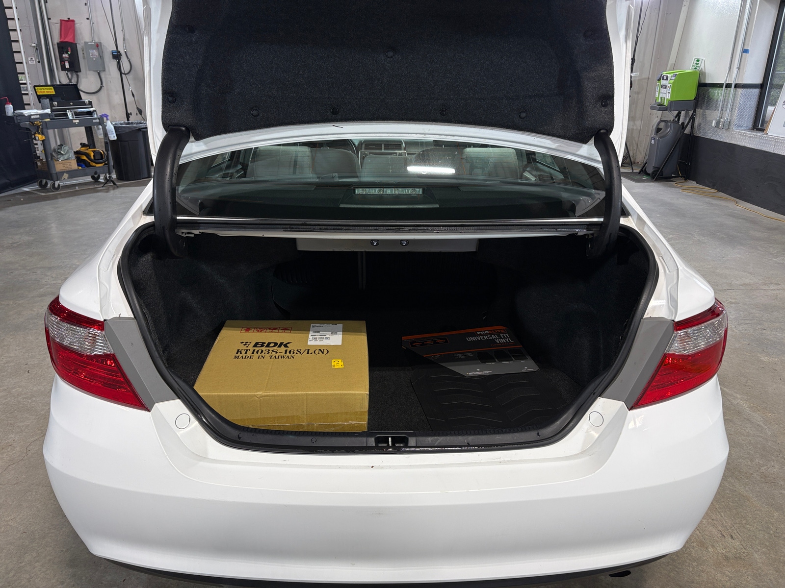 Thumbnail: 2017 Toyota Camry - 7