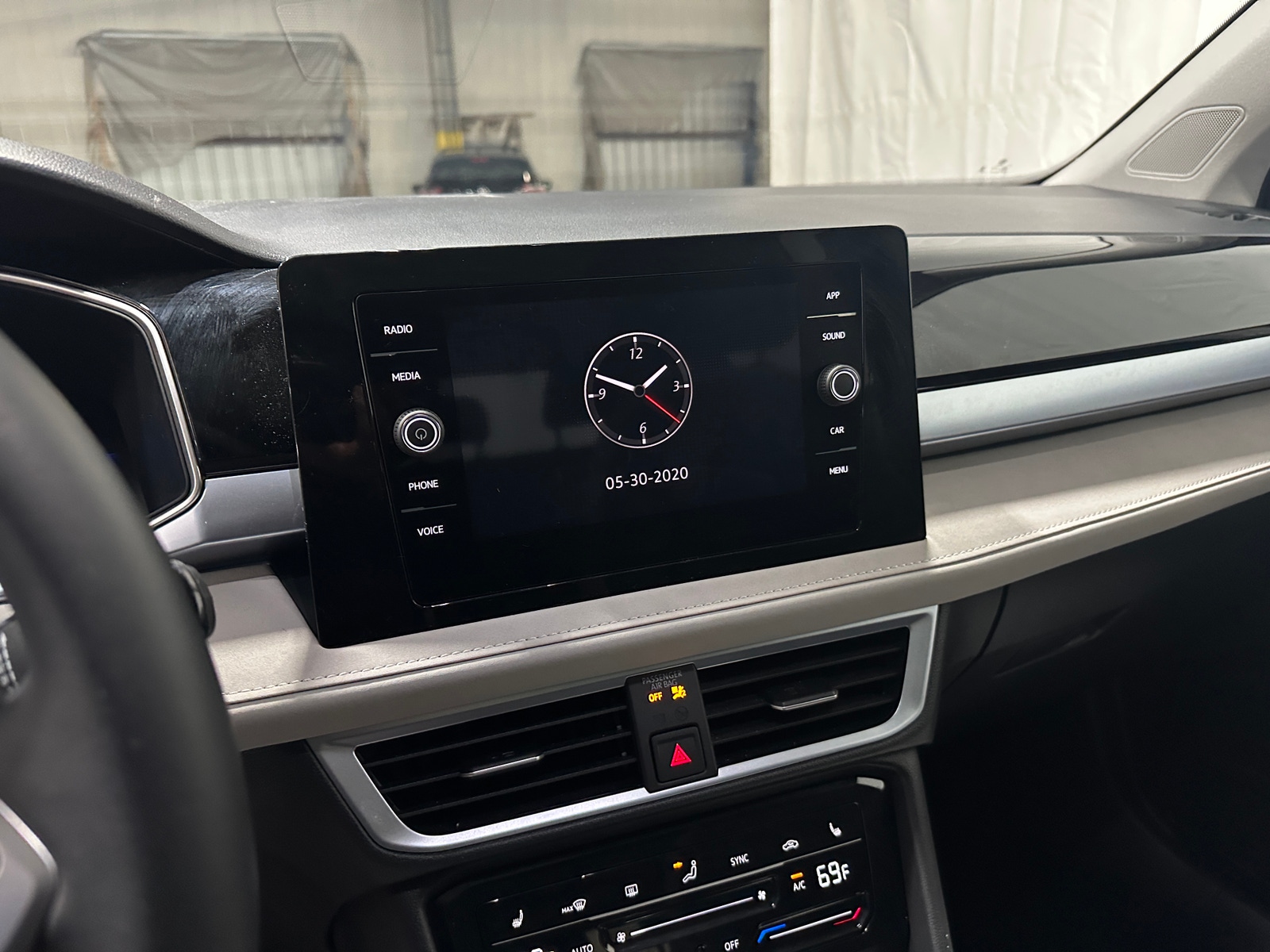 Thumbnail: 2025 Volkswagen Taos - 4