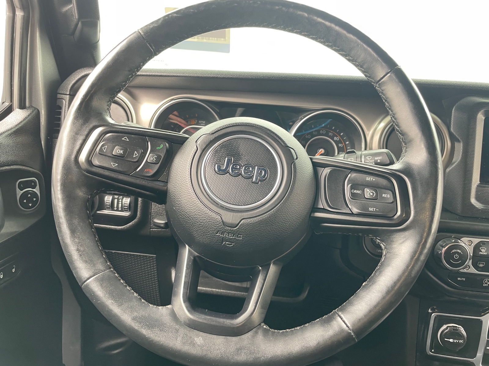 Thumbnail: 2019 Jeep Wrangler - 5