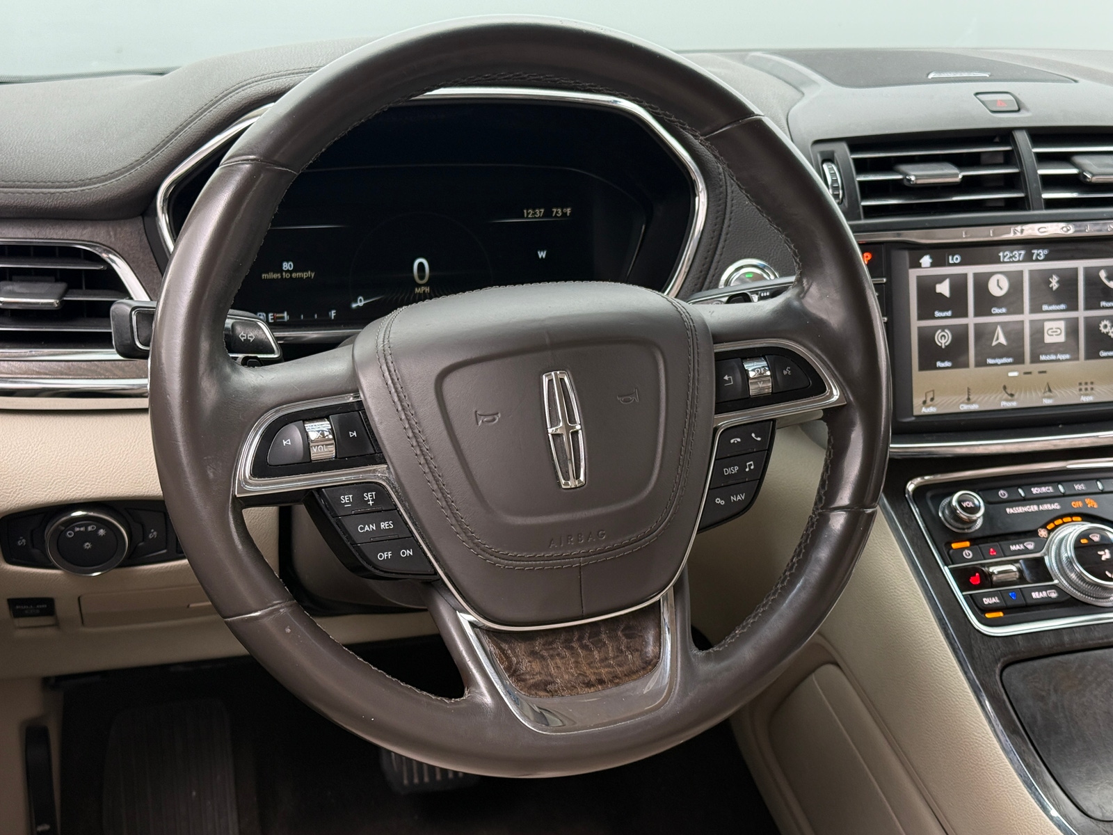 Thumbnail: 2017 Lincoln Continental - 4