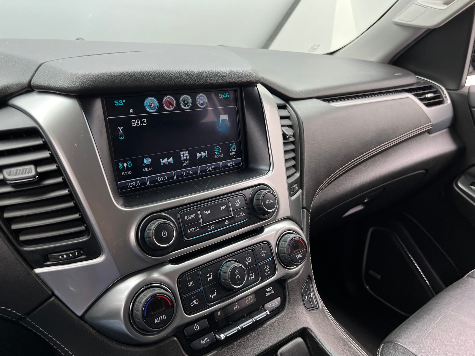 Thumbnail: 2020 Chevrolet Suburban - 3