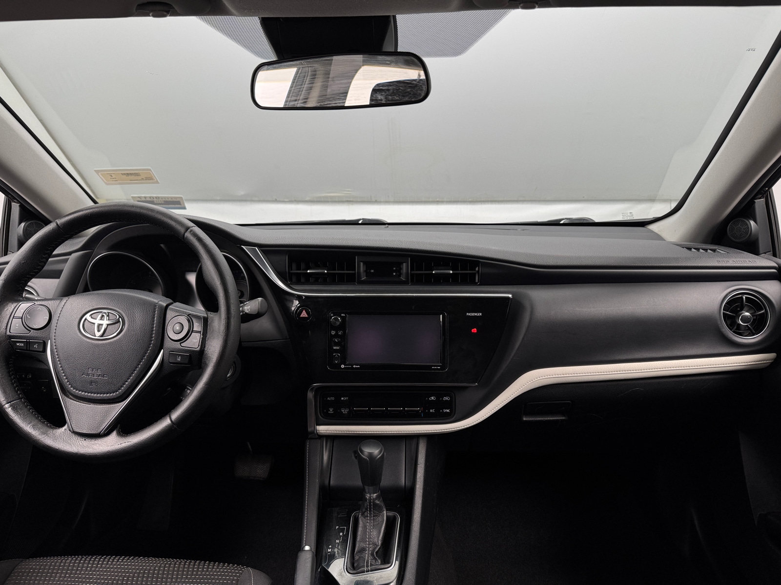 Thumbnail: 2017 Toyota Corolla iM - 3