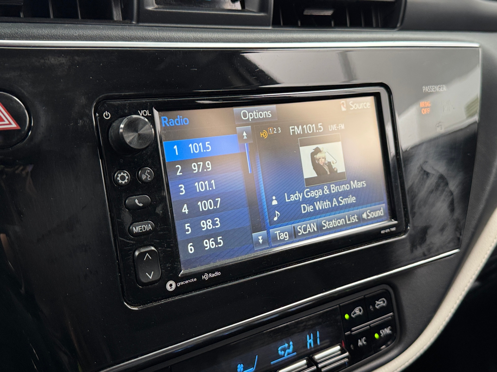 Thumbnail: 2017 Toyota Corolla iM - 4