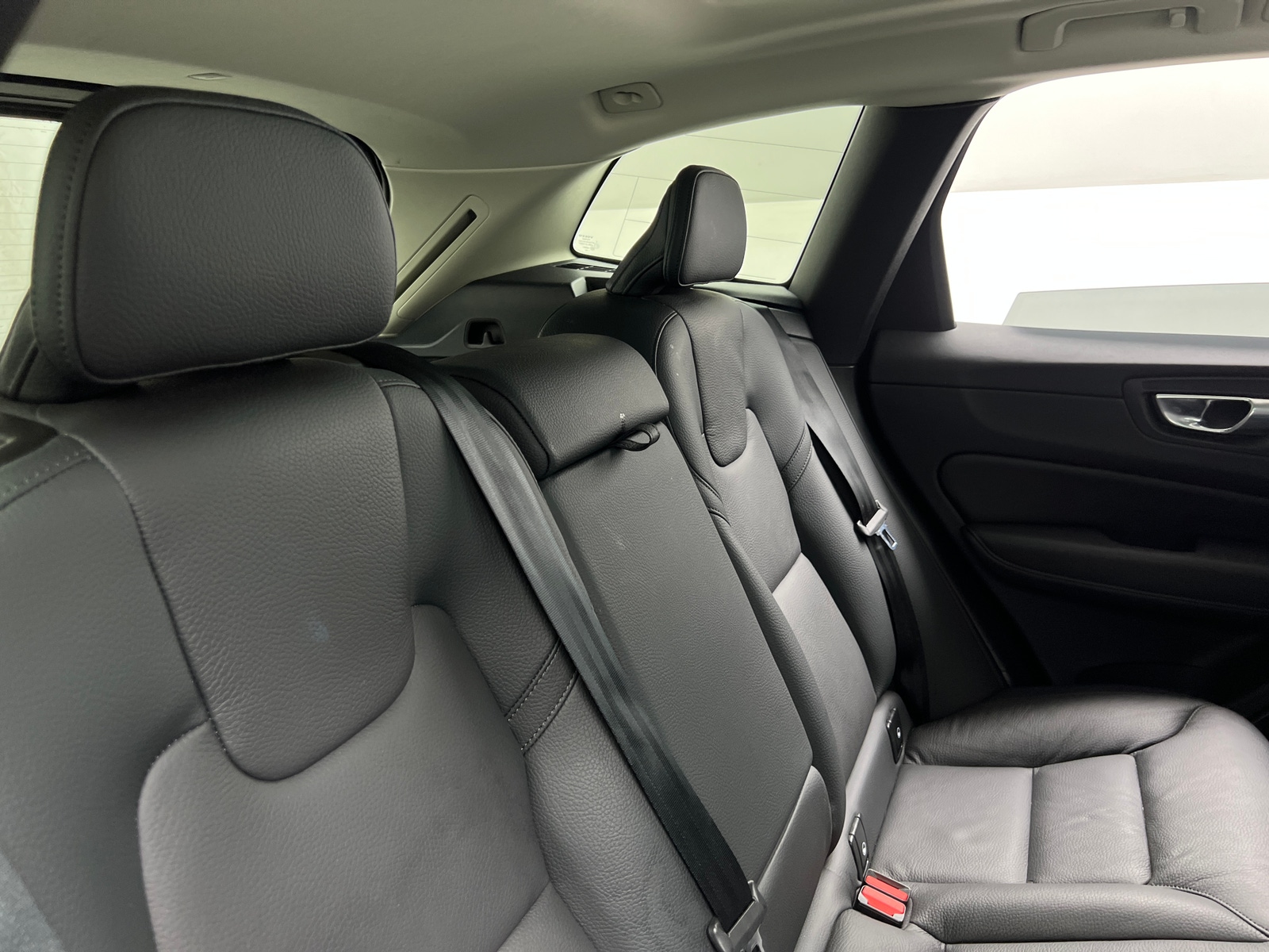 Thumbnail: 2025 Volvo XC60 - 5