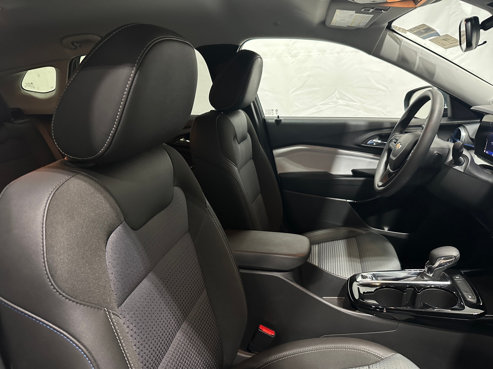 Thumbnail: 2025 Chevrolet Trax - 2