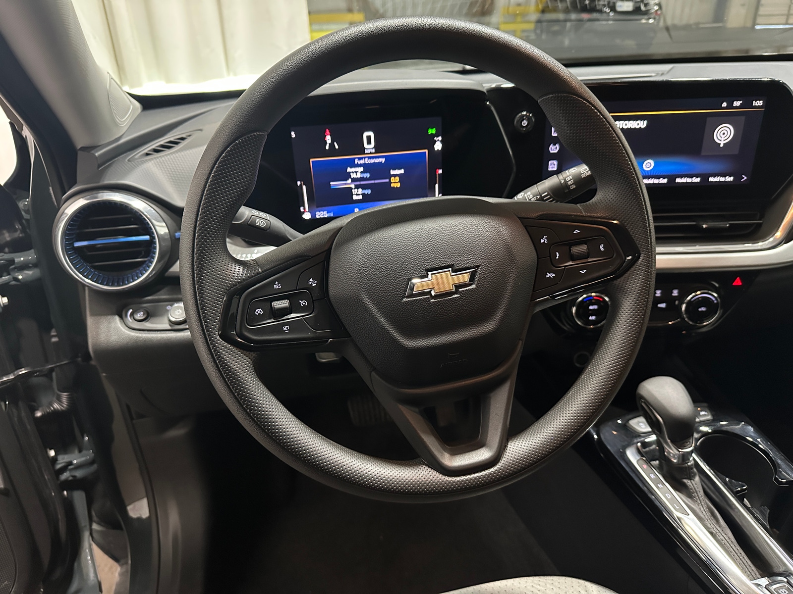 Thumbnail: 2025 Chevrolet Trax - 5