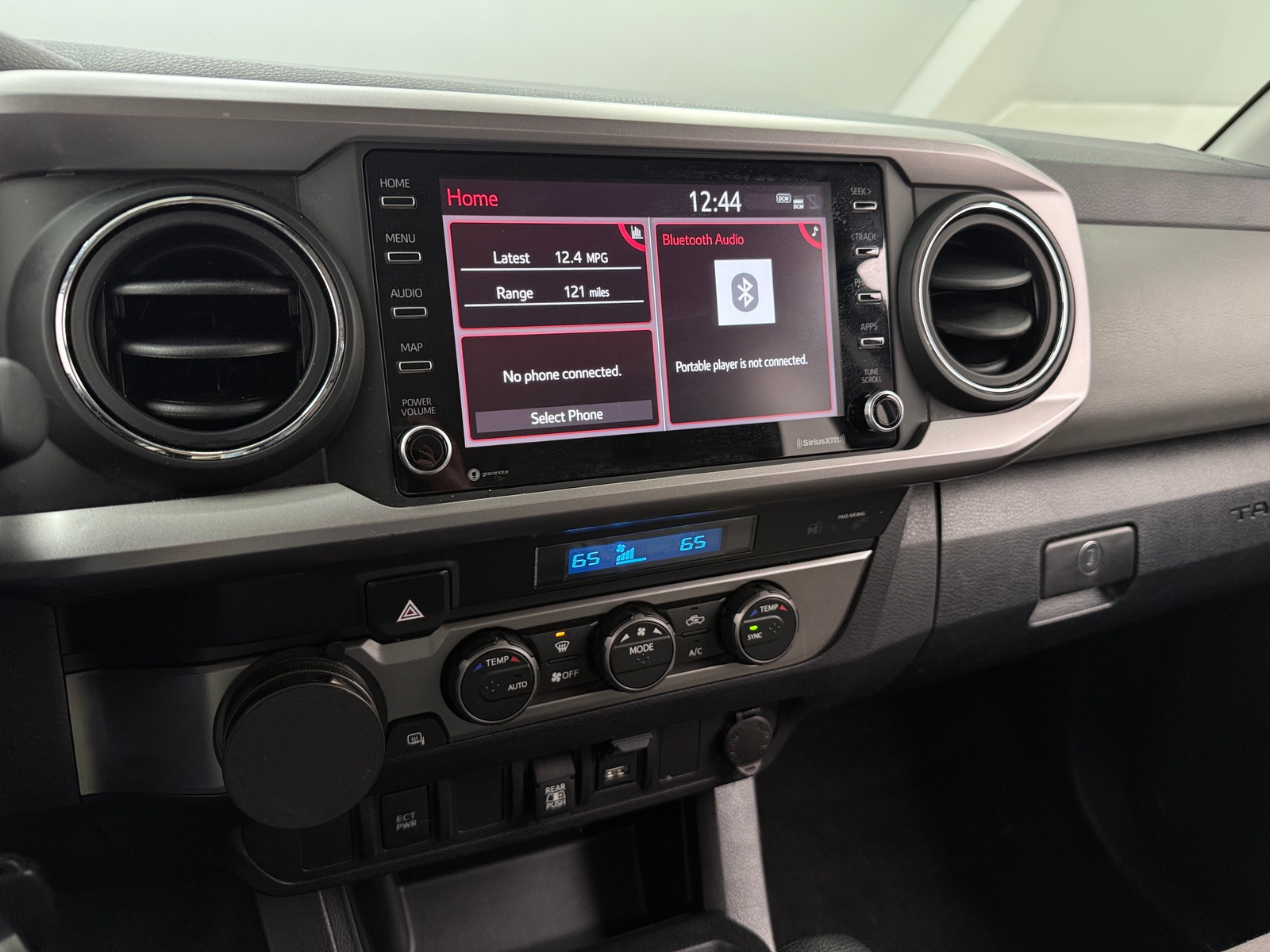 Thumbnail: 2022 Toyota Tacoma - 4