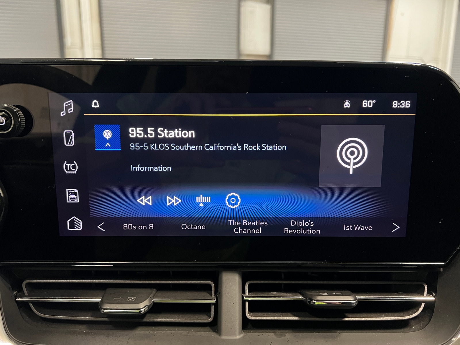 Thumbnail: 2025 Chevrolet Trax - 4