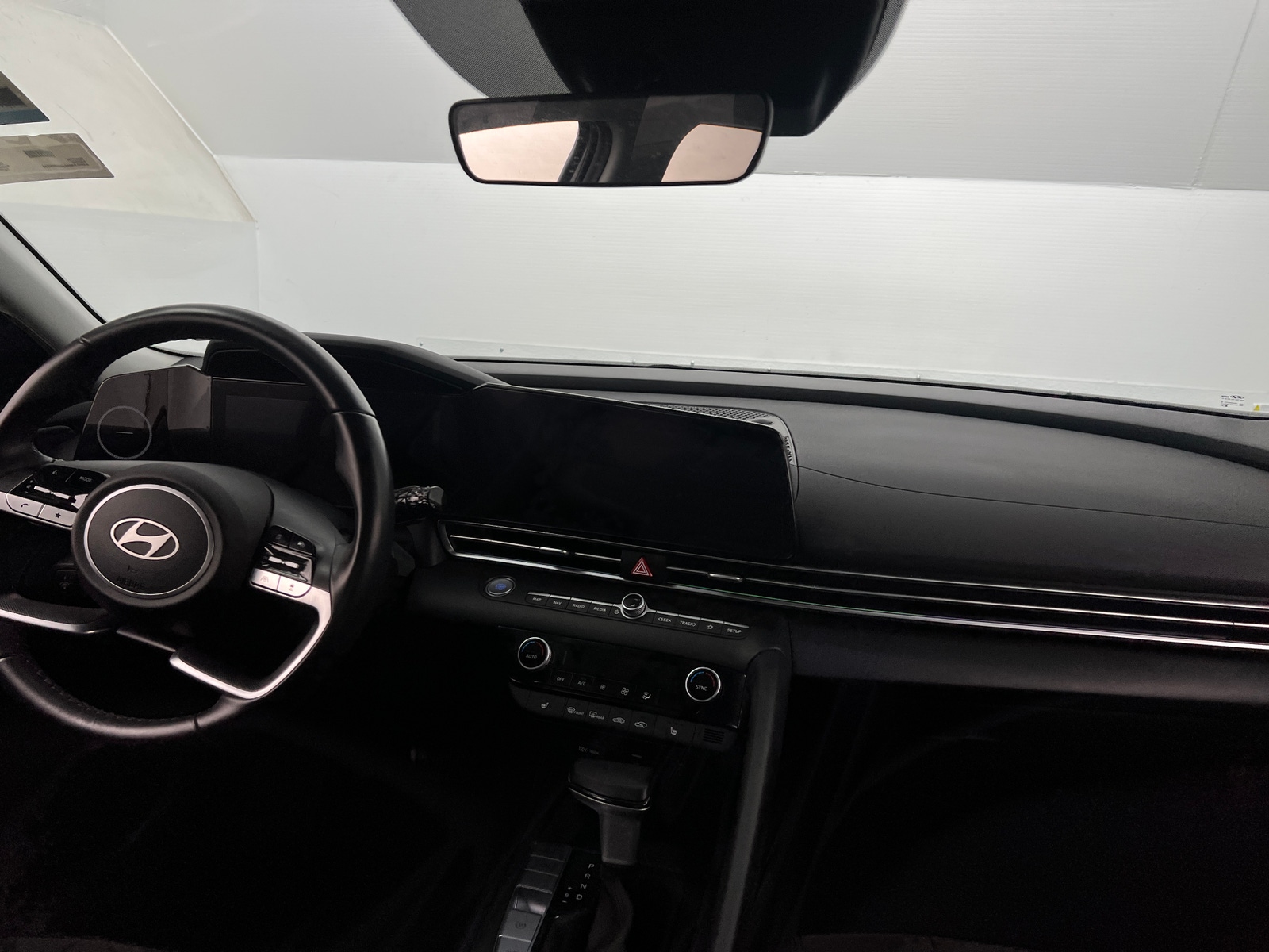 Thumbnail: 2025 Hyundai Elantra - 3