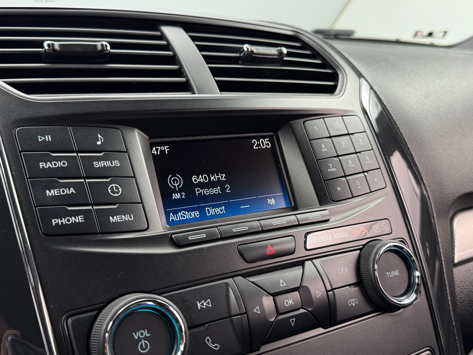 Thumbnail: 2019 Ford Explorer - 4