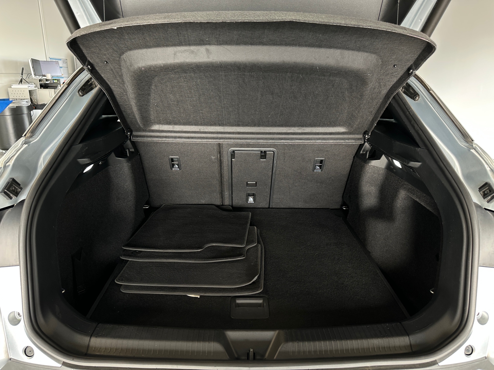 Thumbnail: 2021 Volkswagen ID.4 - 6