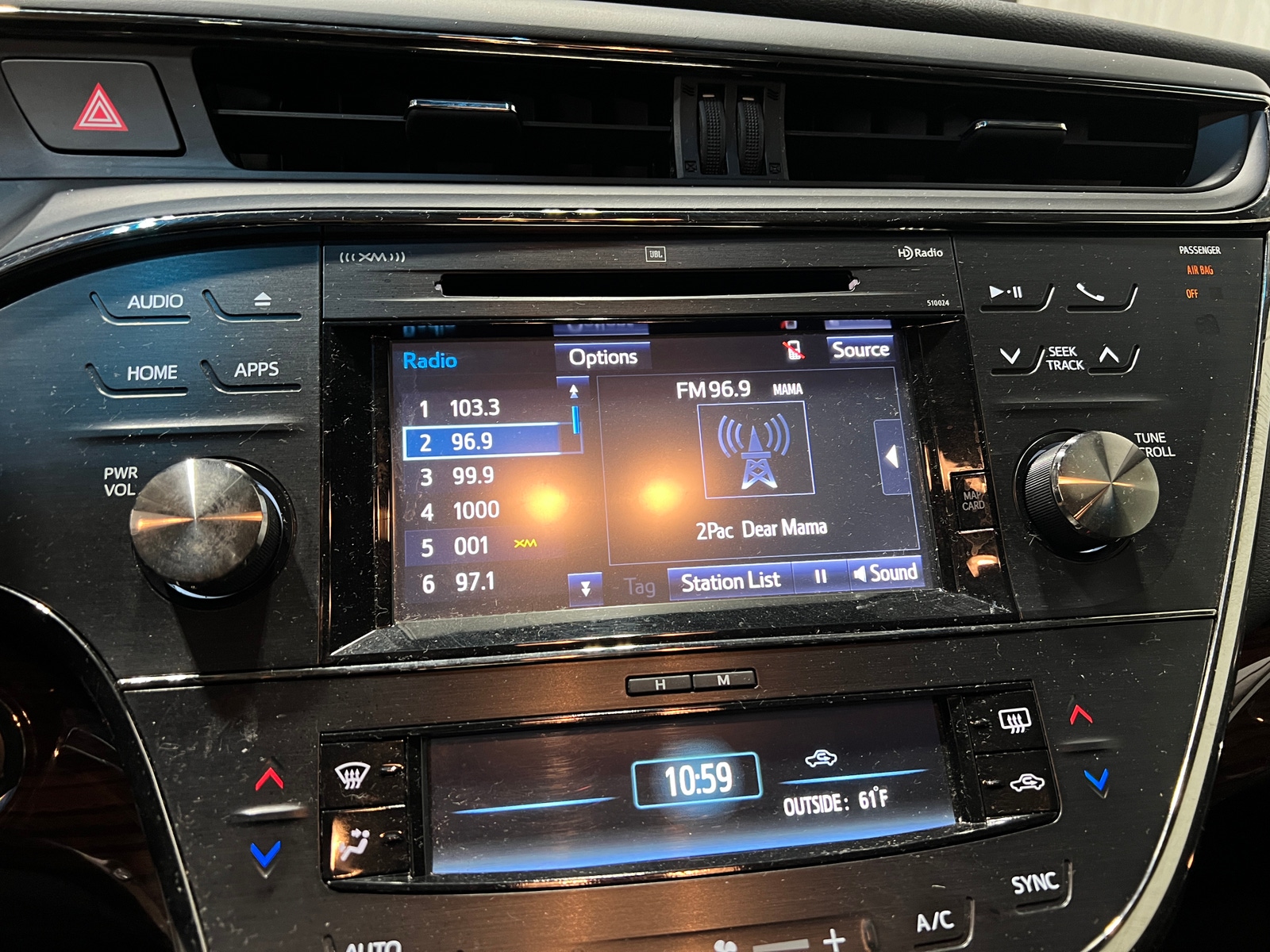 Thumbnail: 2015 Toyota Avalon - 3