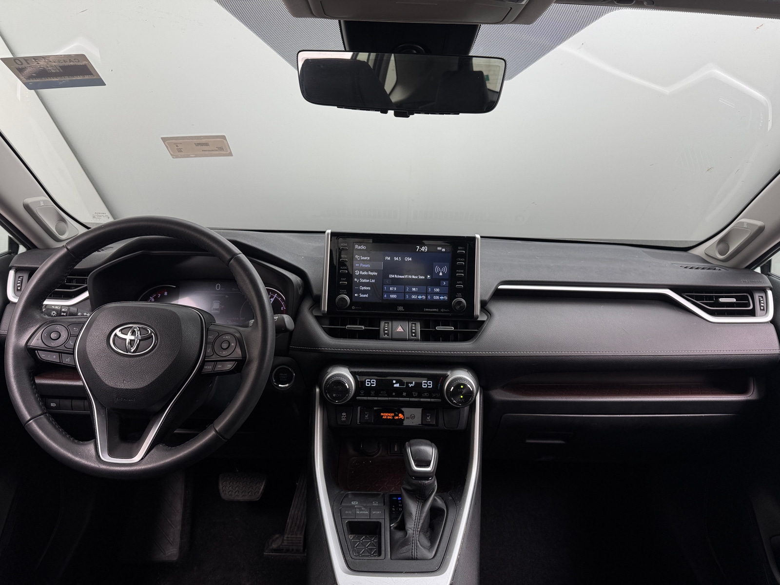 Thumbnail: 2020 Toyota RAV4 - 2