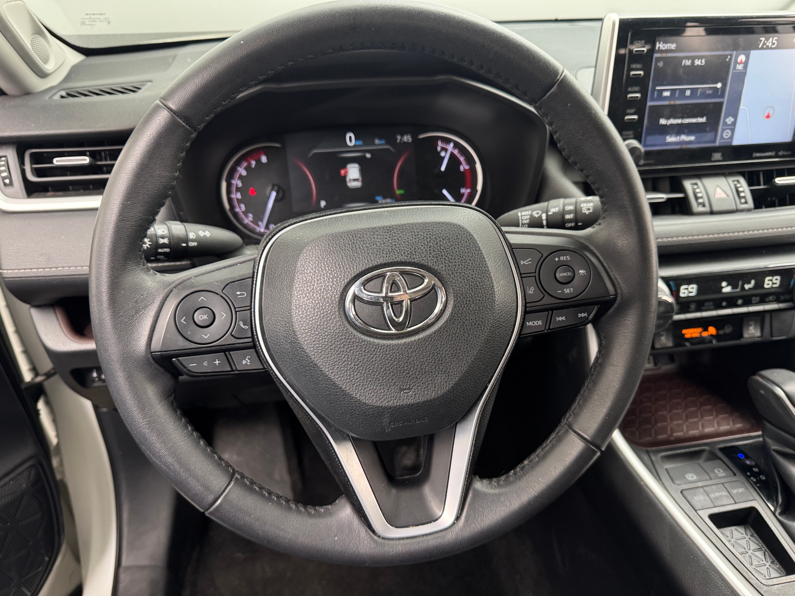 Thumbnail: 2020 Toyota RAV4 - 4
