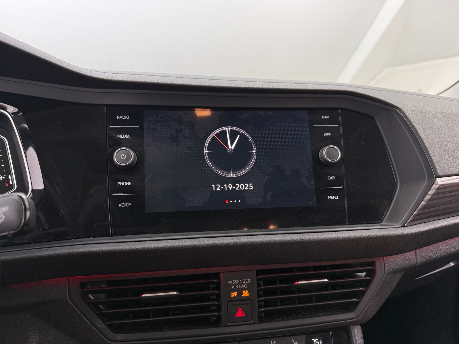 Thumbnail: 2024 Volkswagen Jetta - 3