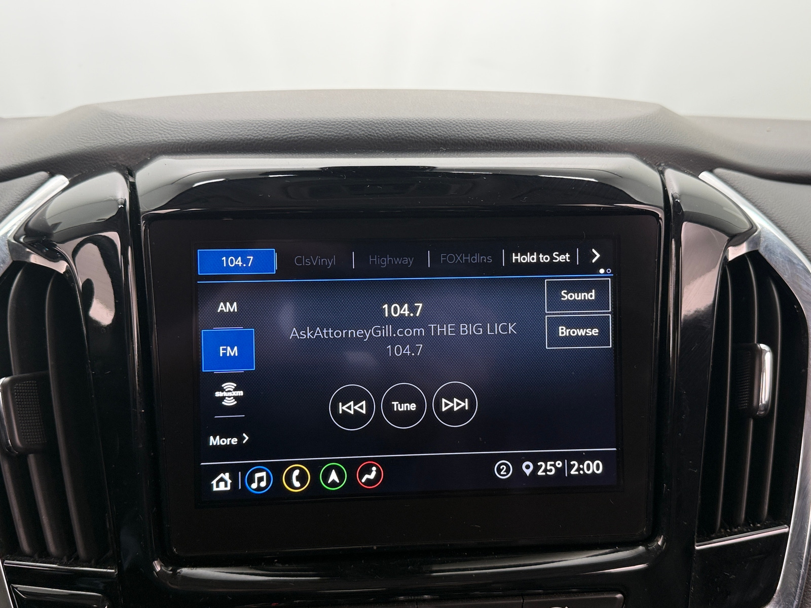 Thumbnail: 2021 Chevrolet Traverse - 3