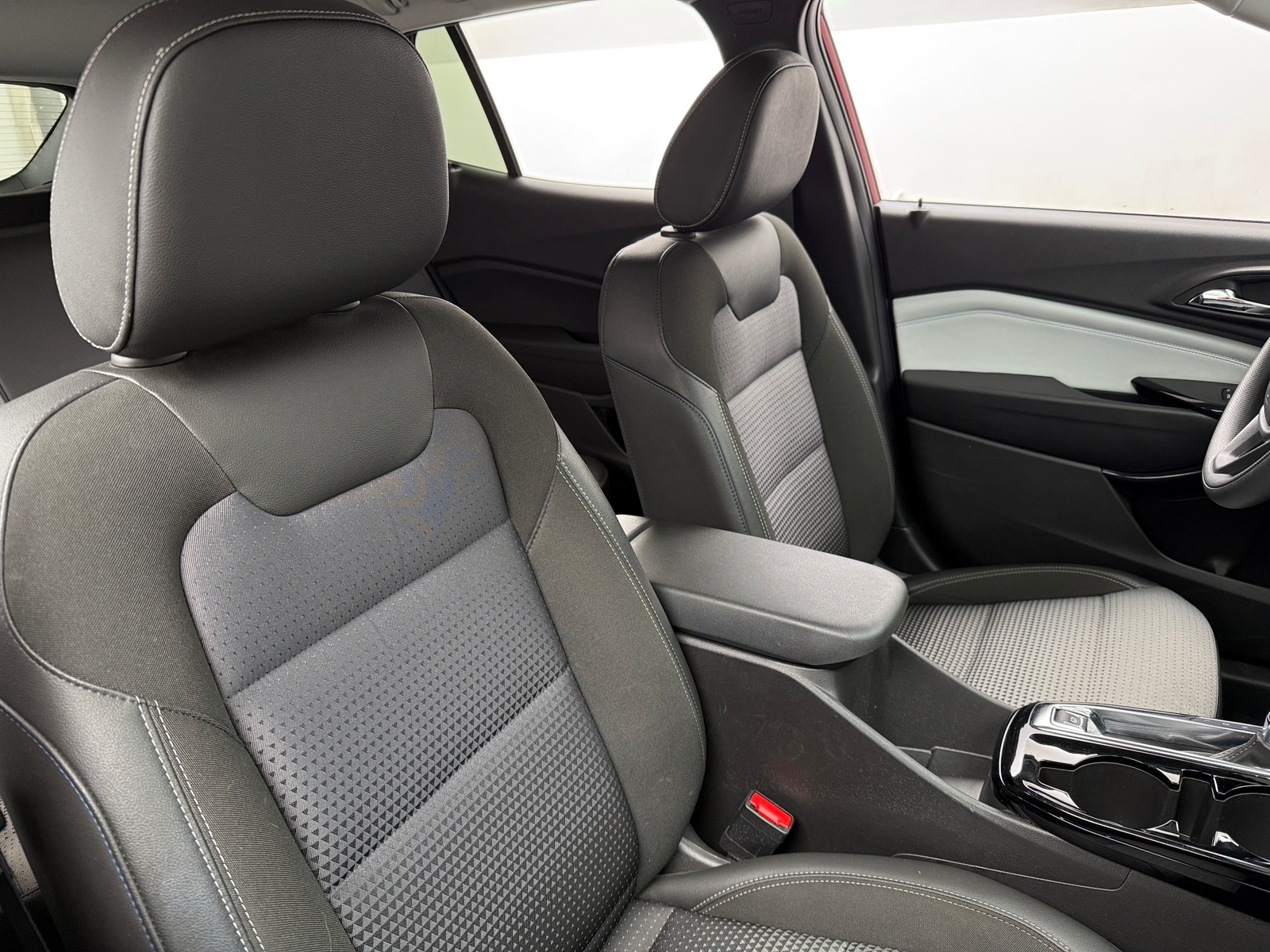 Thumbnail: 2025 Chevrolet Trax - 2