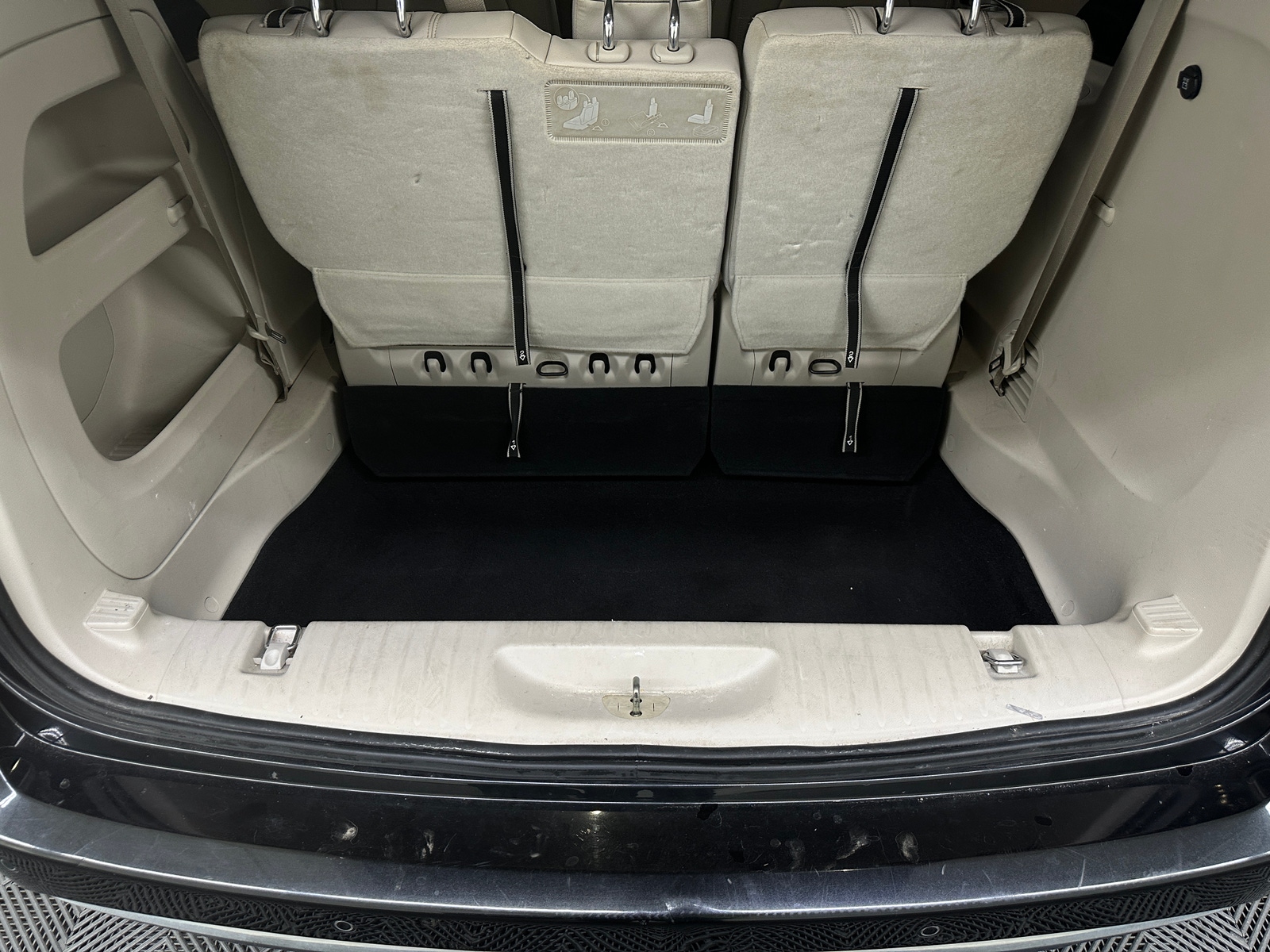 Thumbnail: 2017 Chrysler Pacifica - 6