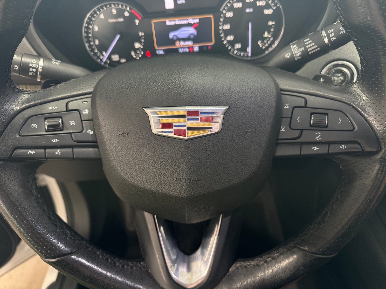 Thumbnail: 2019 Cadillac XT4 - 4