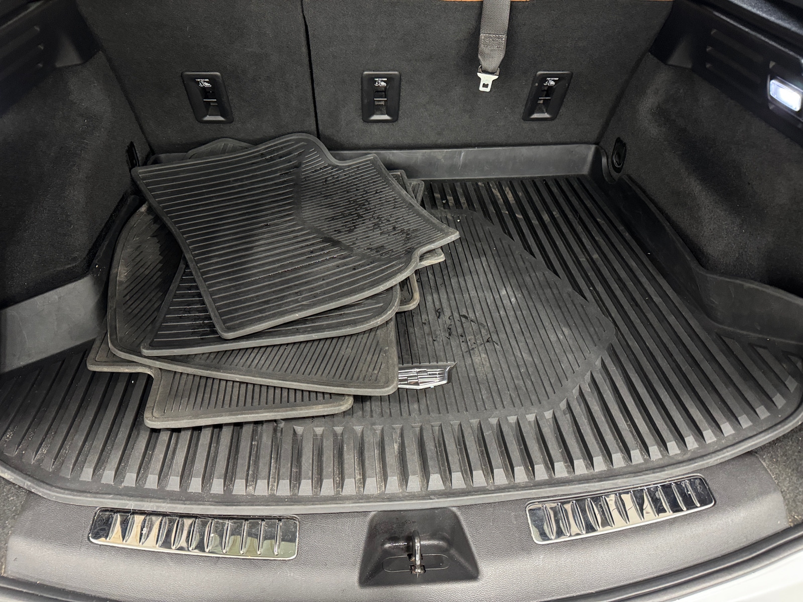 Thumbnail: 2019 Cadillac XT4 - 6