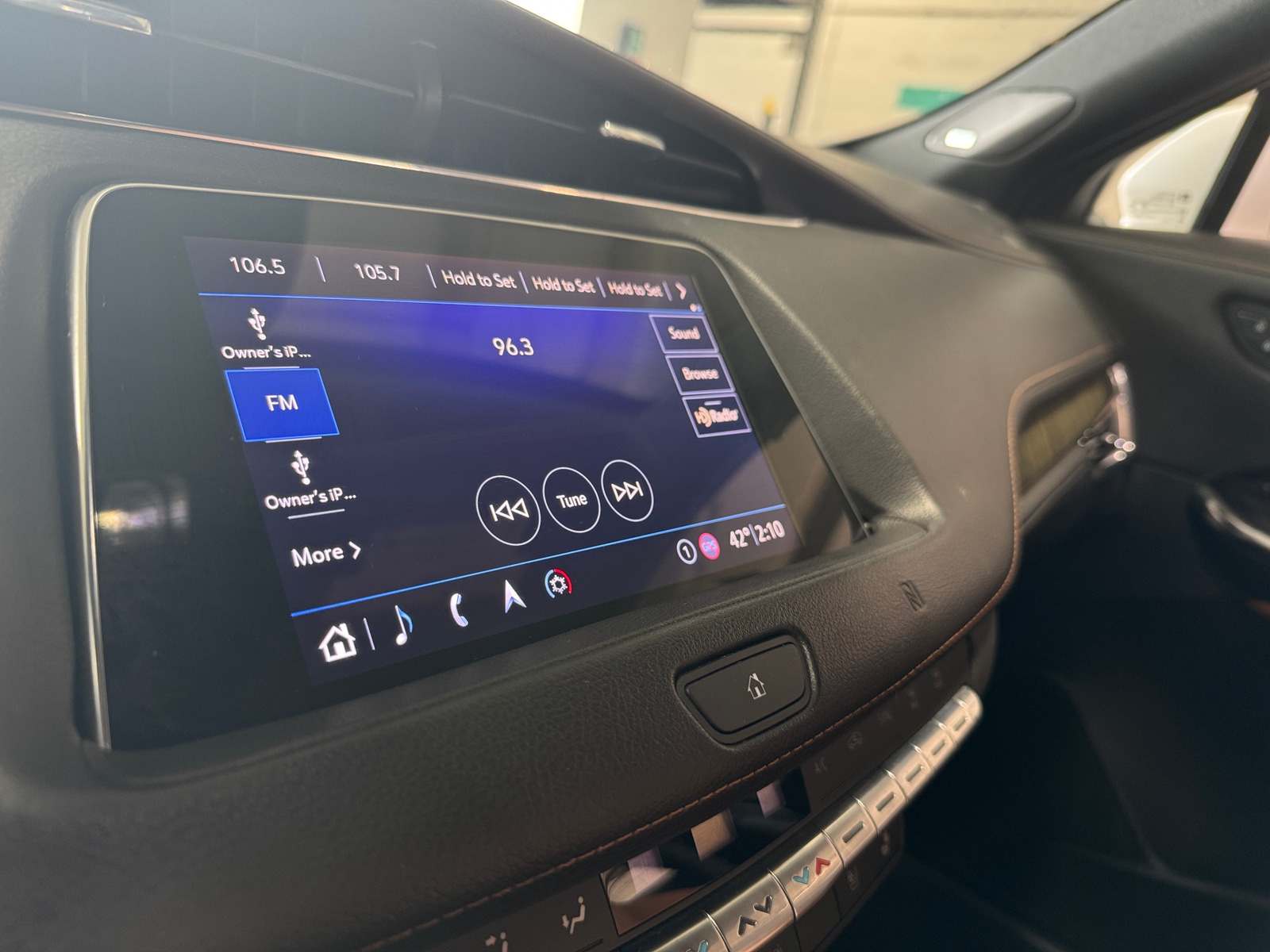 Thumbnail: 2019 Cadillac XT4 - 3