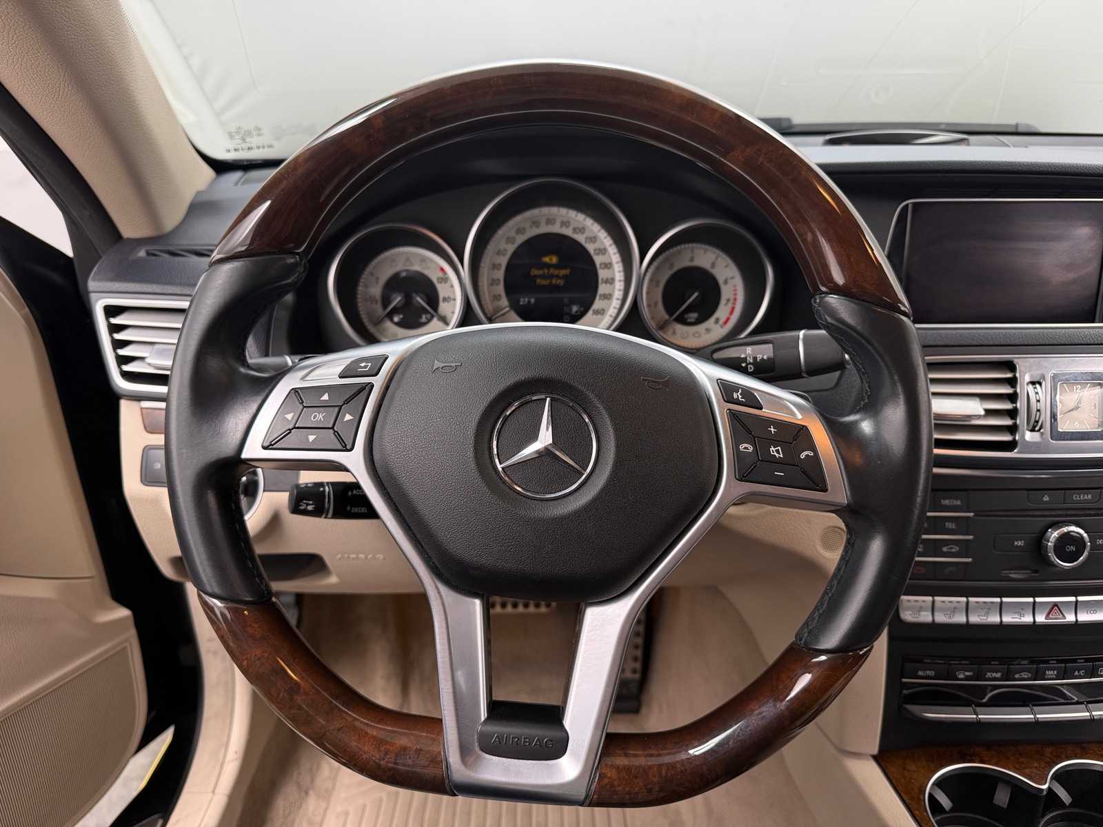 Thumbnail: 2016 Mercedes-Benz E-Class - 4