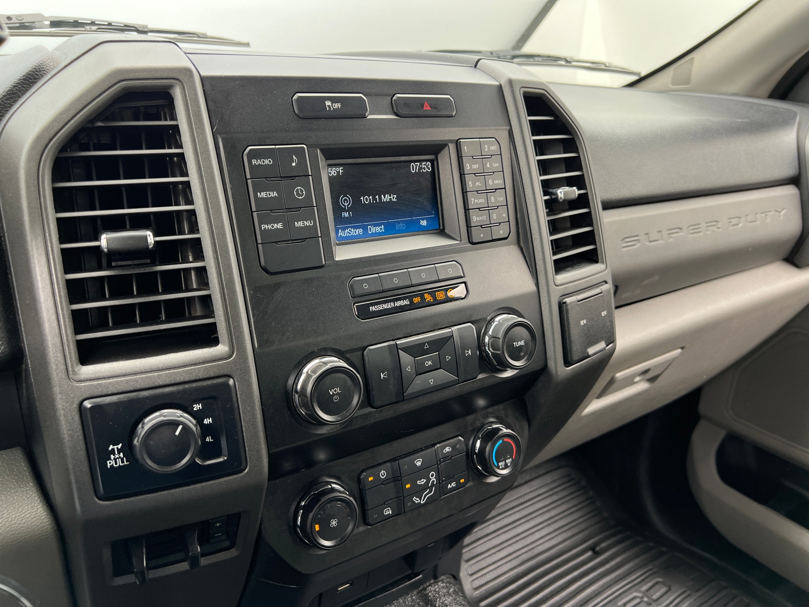 Thumbnail: 2019 Ford Econoline - 4