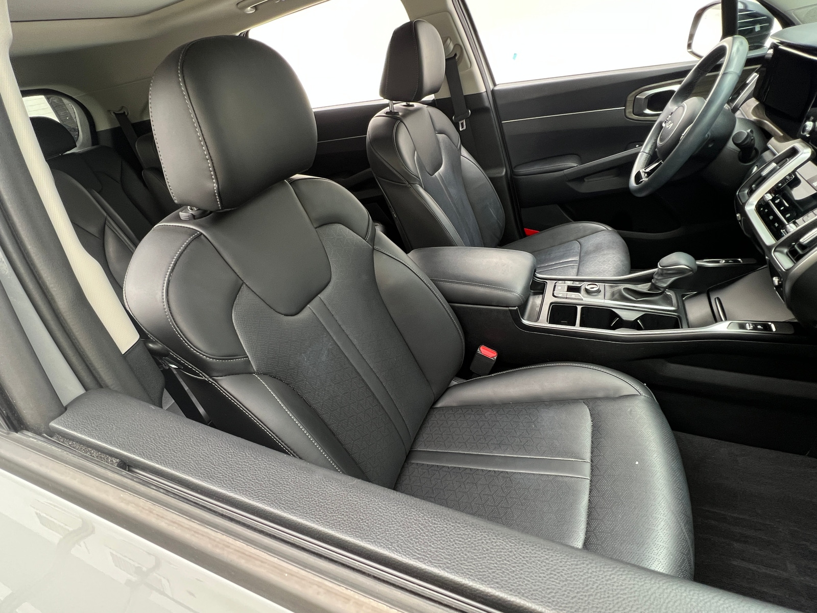 Thumbnail: 2023 Kia Sorento - 5