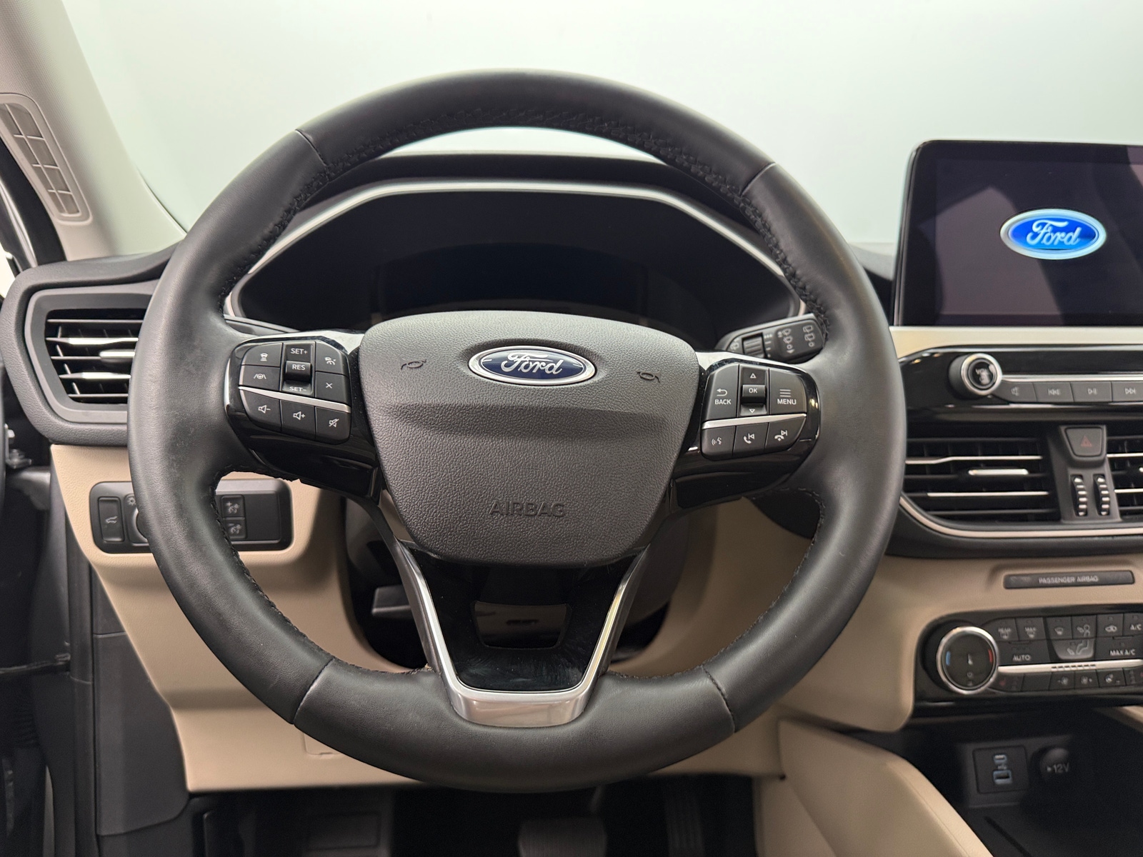 Thumbnail: 2022 Ford Escape - 4