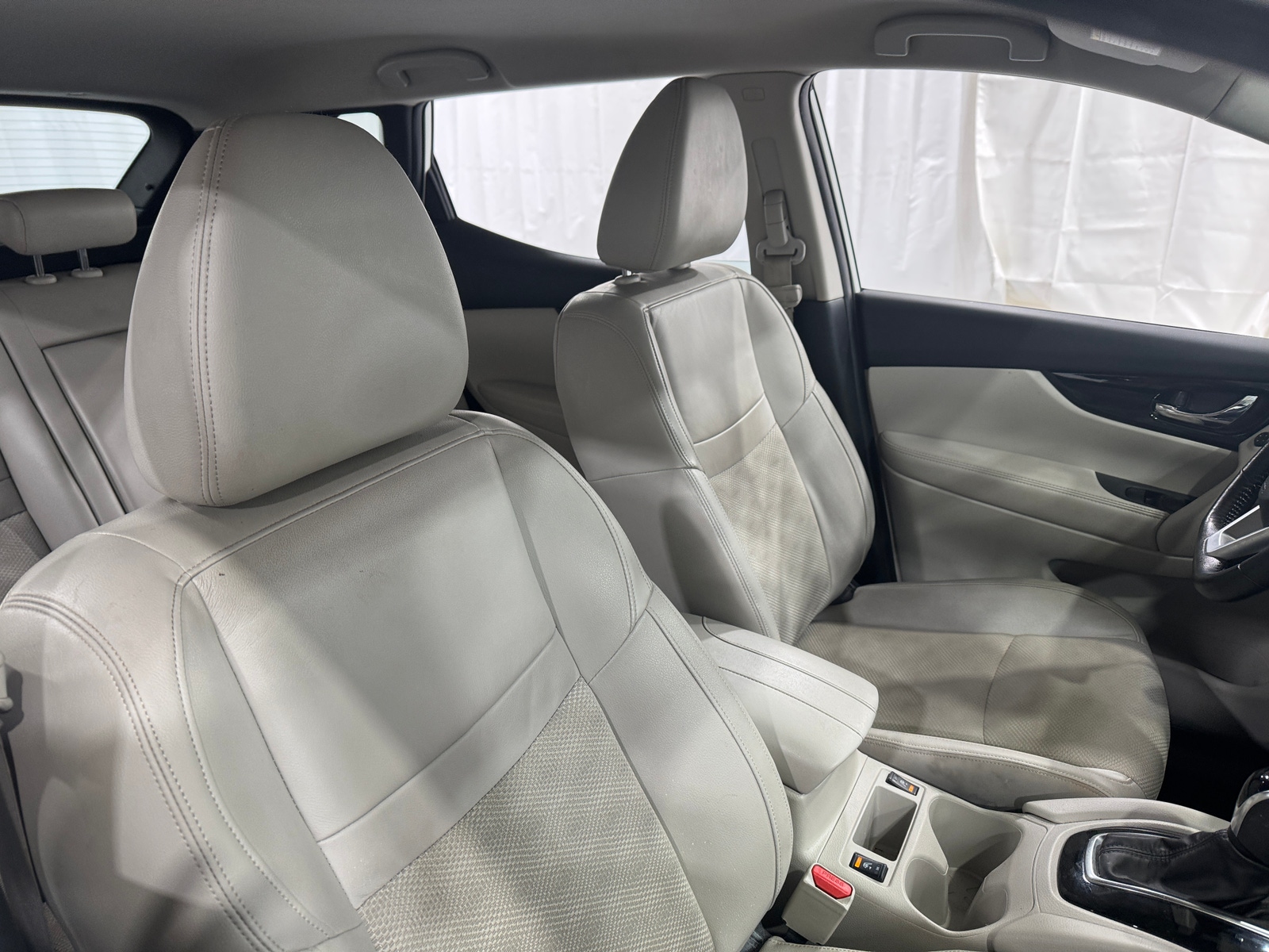 Thumbnail: 2022 Nissan Rogue Sport - 2