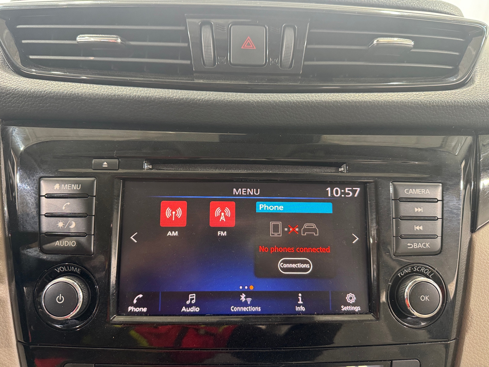 Thumbnail: 2022 Nissan Rogue Sport - 4