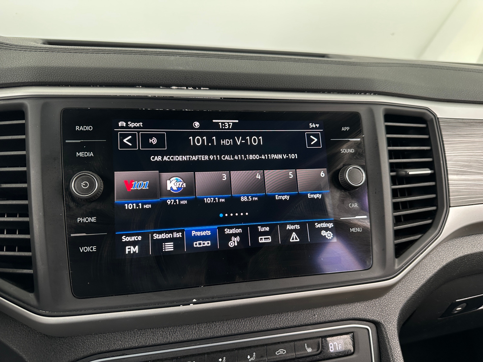 Thumbnail: 2021 Volkswagen Atlas - 3