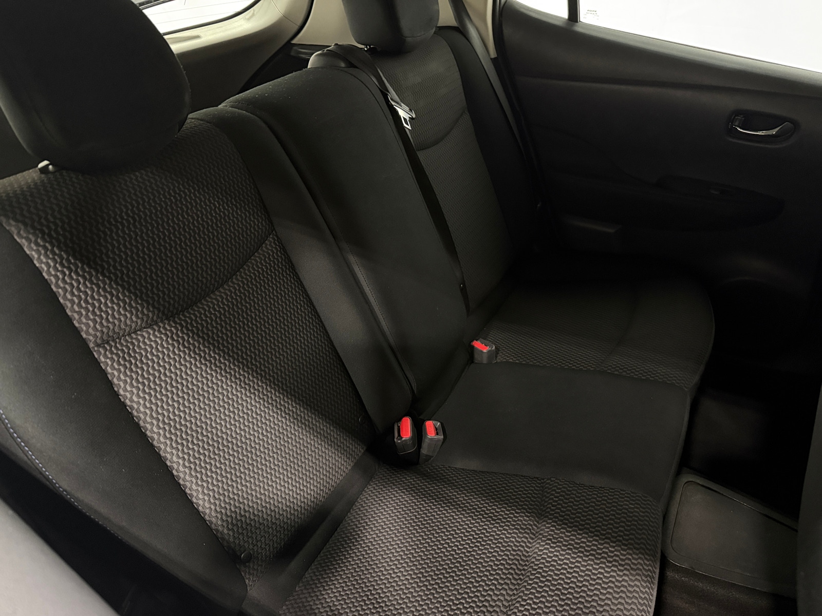 Thumbnail: 2017 Nissan Leaf - 6