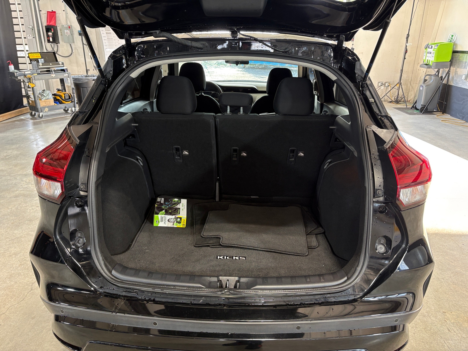 Thumbnail: 2023 Nissan Kicks - 7