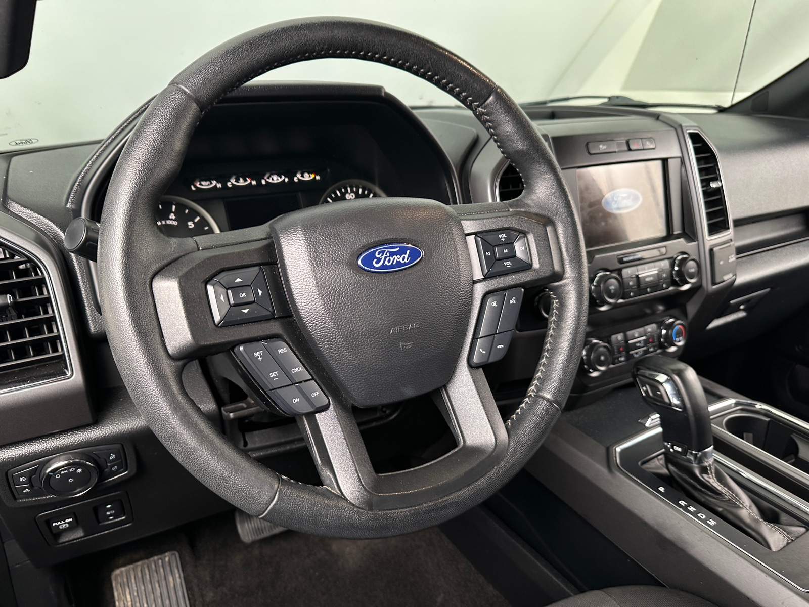 Thumbnail: 2020 Ford Econoline - 5