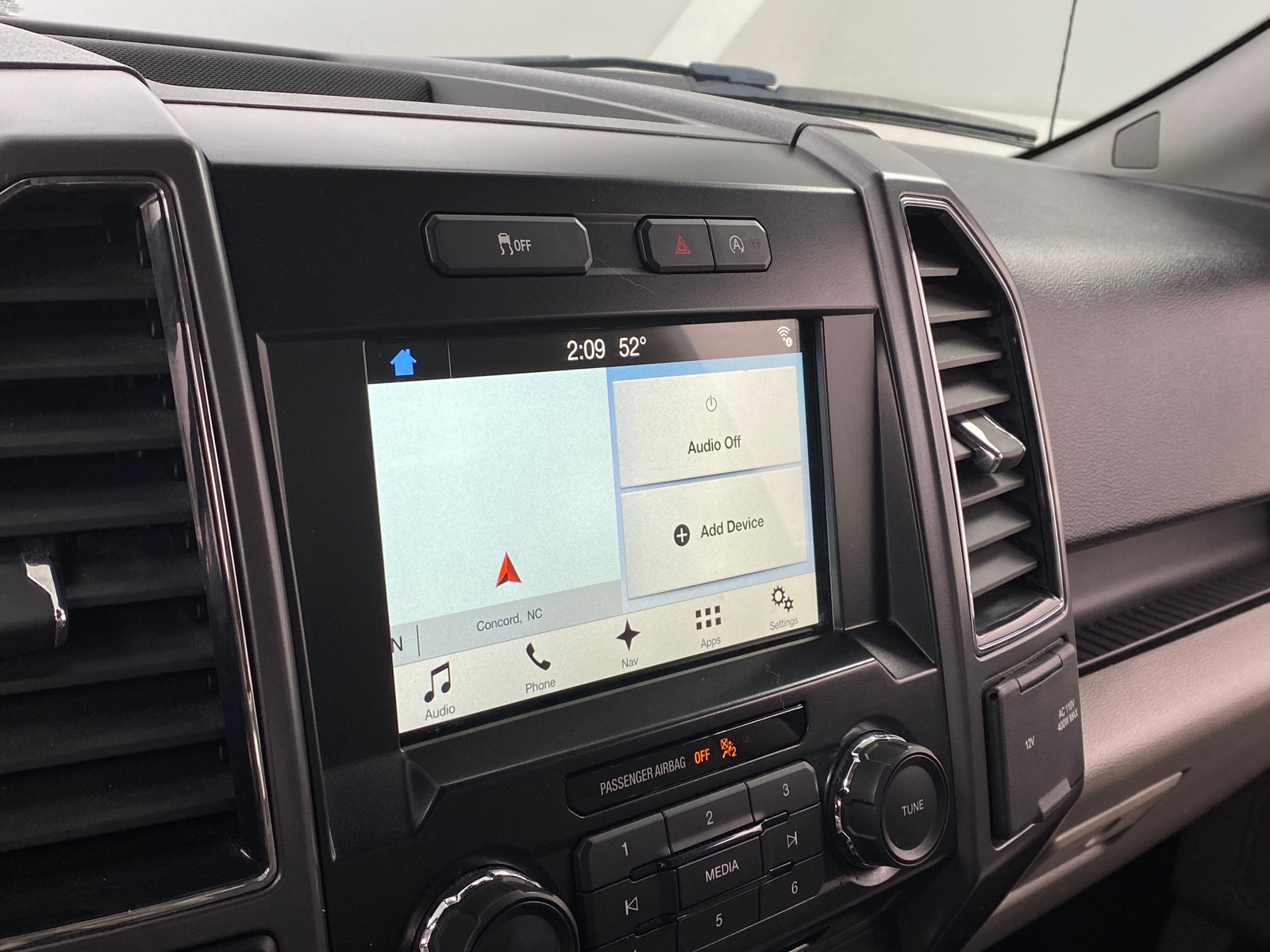 Thumbnail: 2017 Ford Econoline - 4