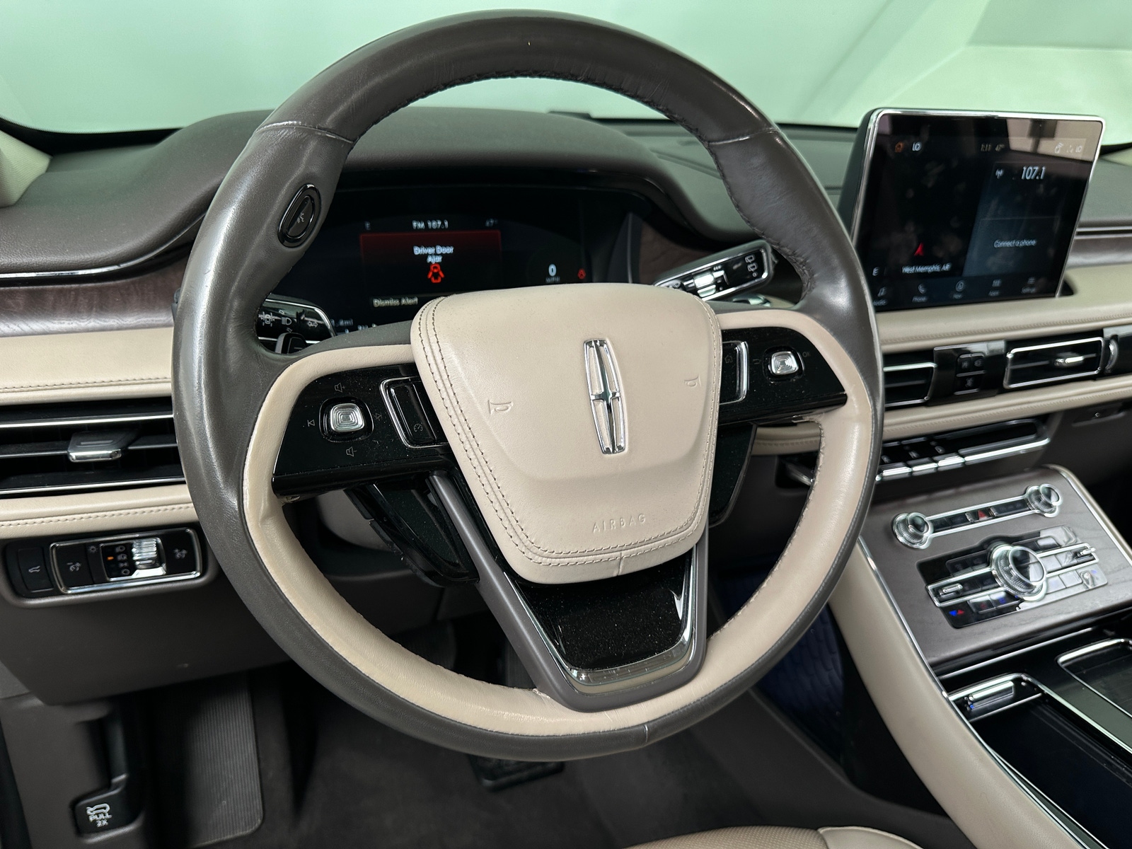 Thumbnail: 2023 Lincoln Aviator - 4