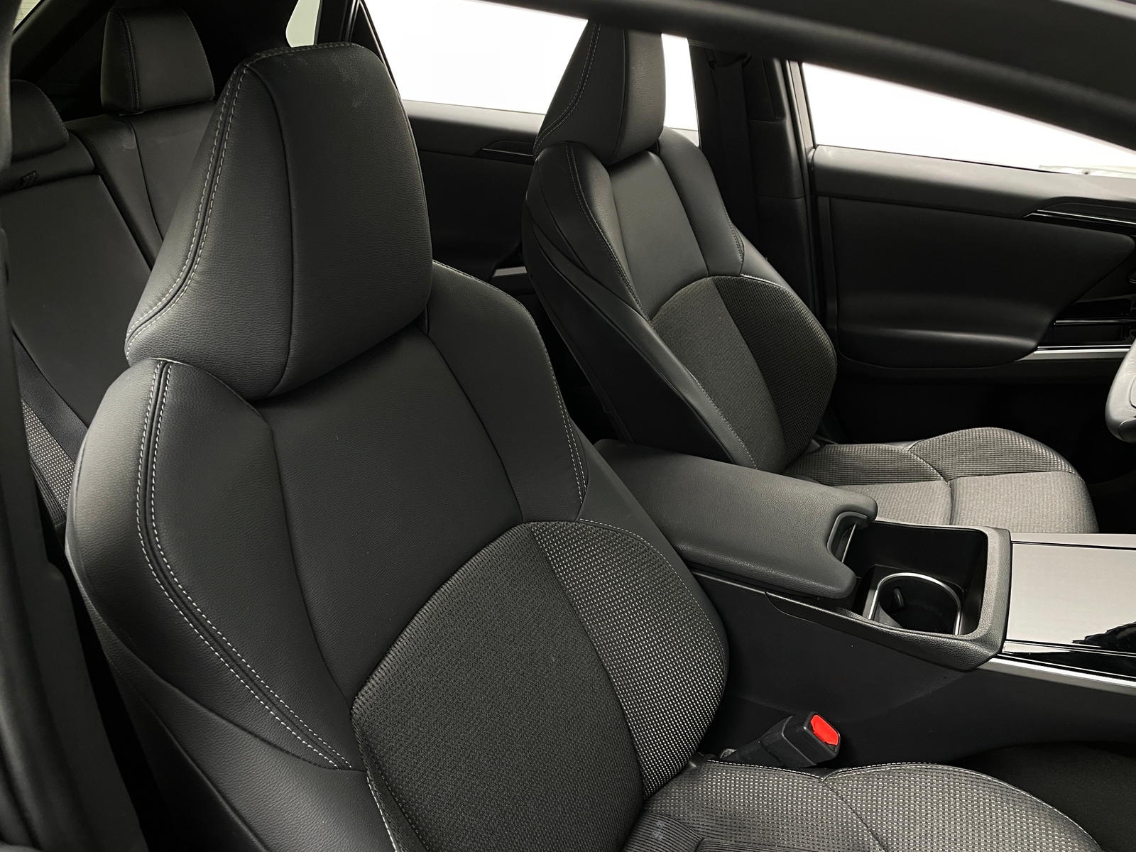 Thumbnail: 2023 Toyota bZ4X - 2